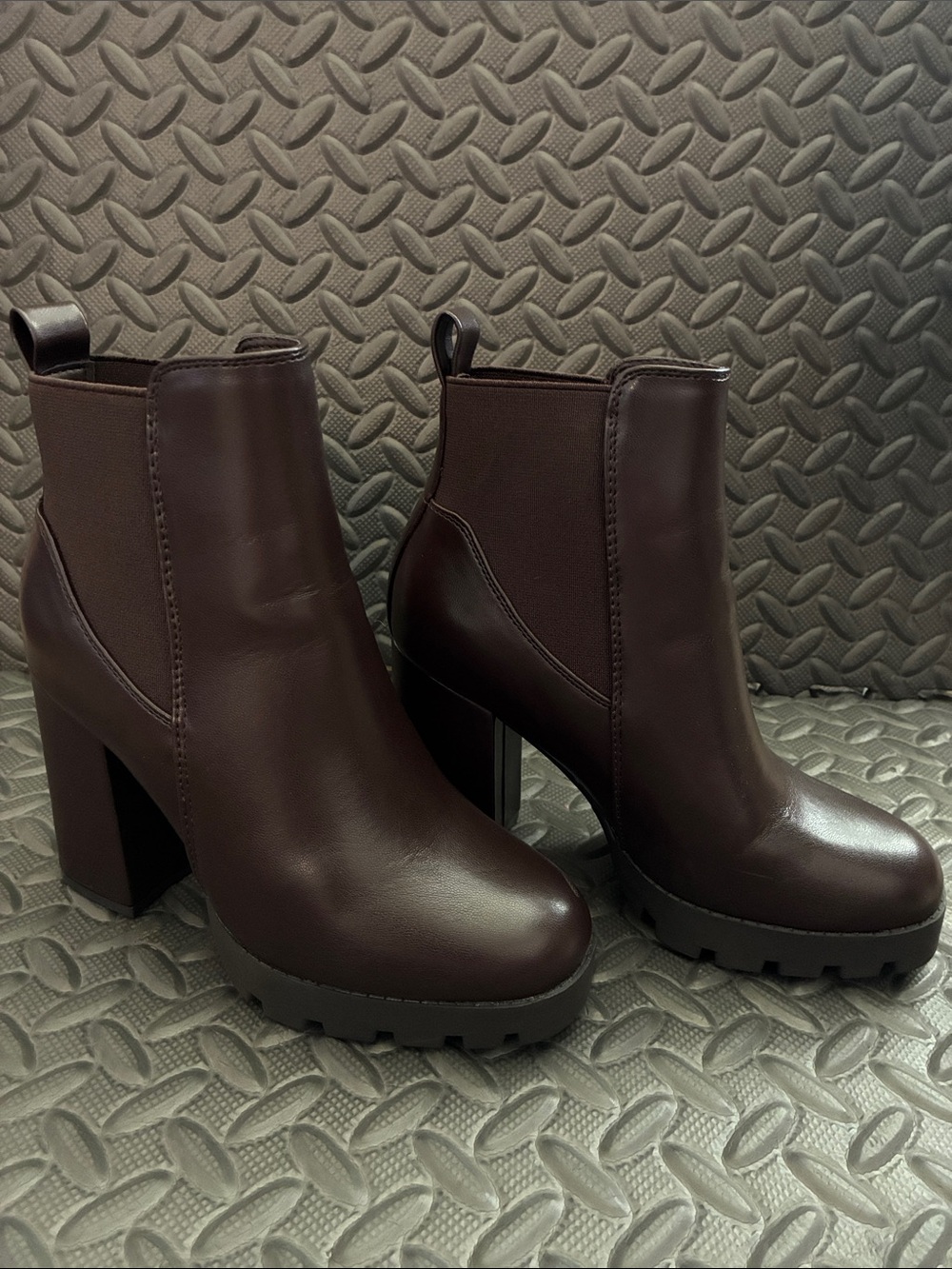 Women’s Chunky Heel Chelsea Booties in Deep Brown